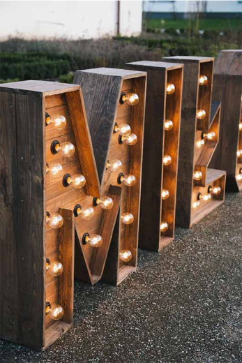 Буквы из дерева